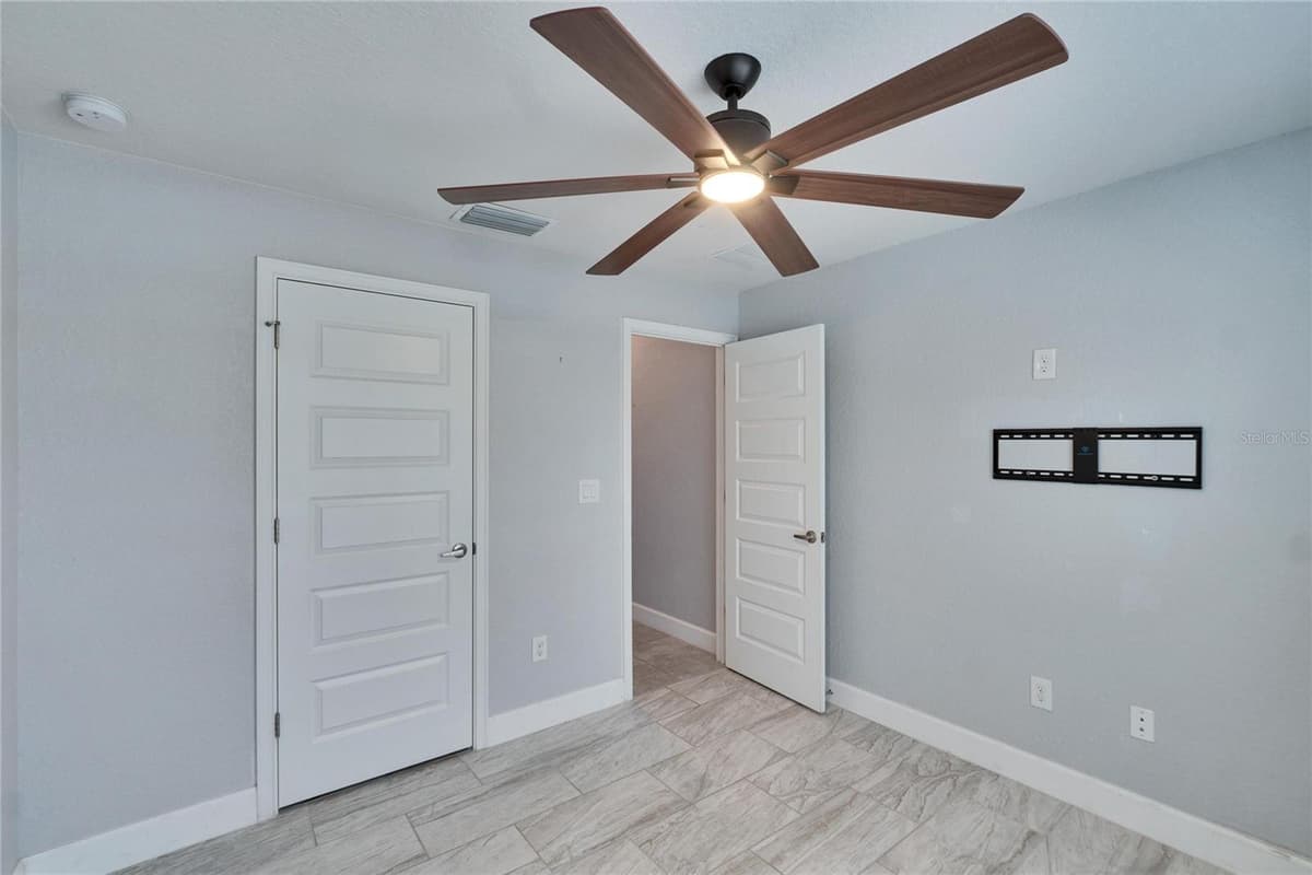 14525 SCOTTBURGH GLEN DRIVE — photo 10 of 56