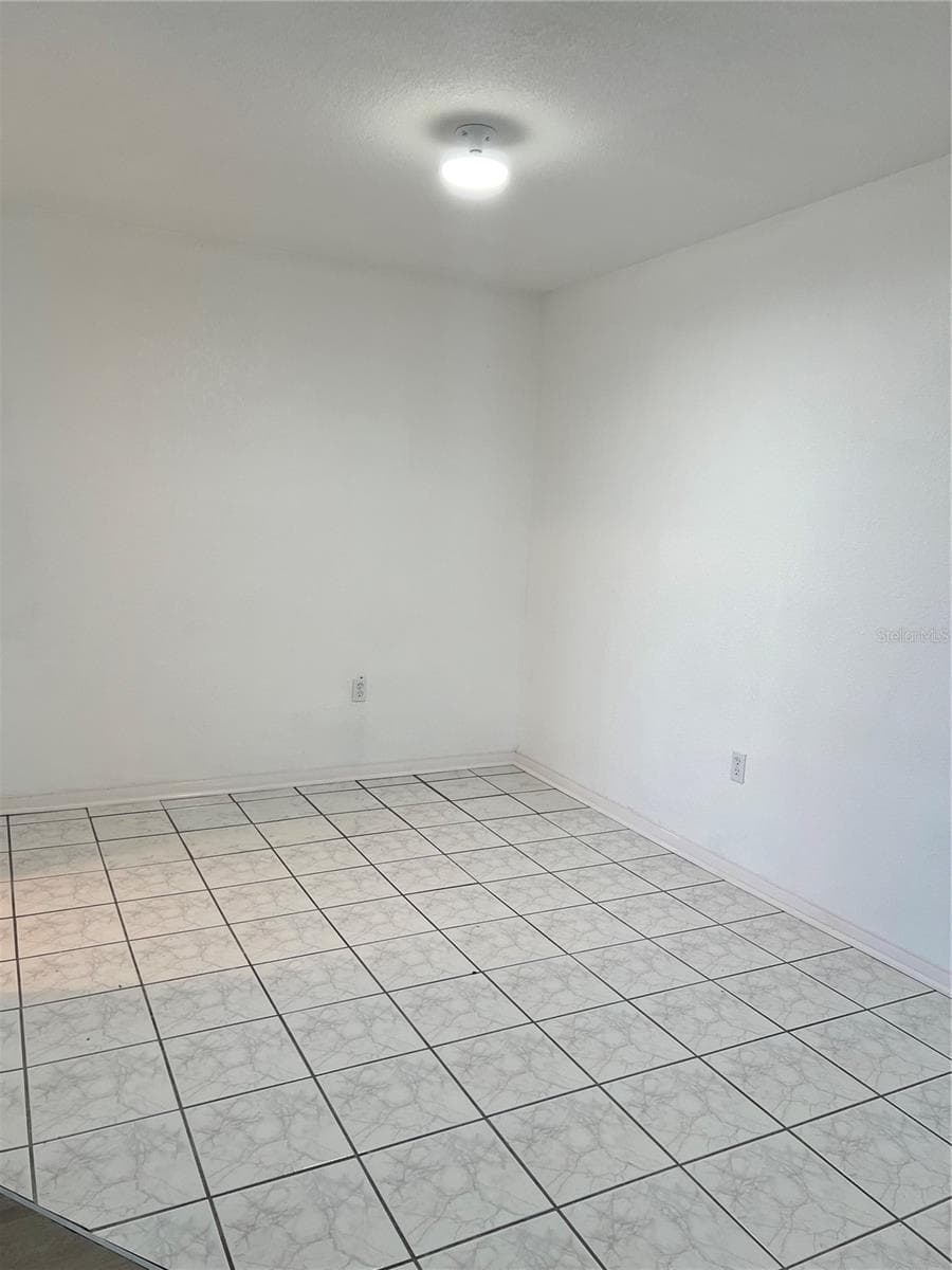 1700 6TH STREET — photo 5 of 29