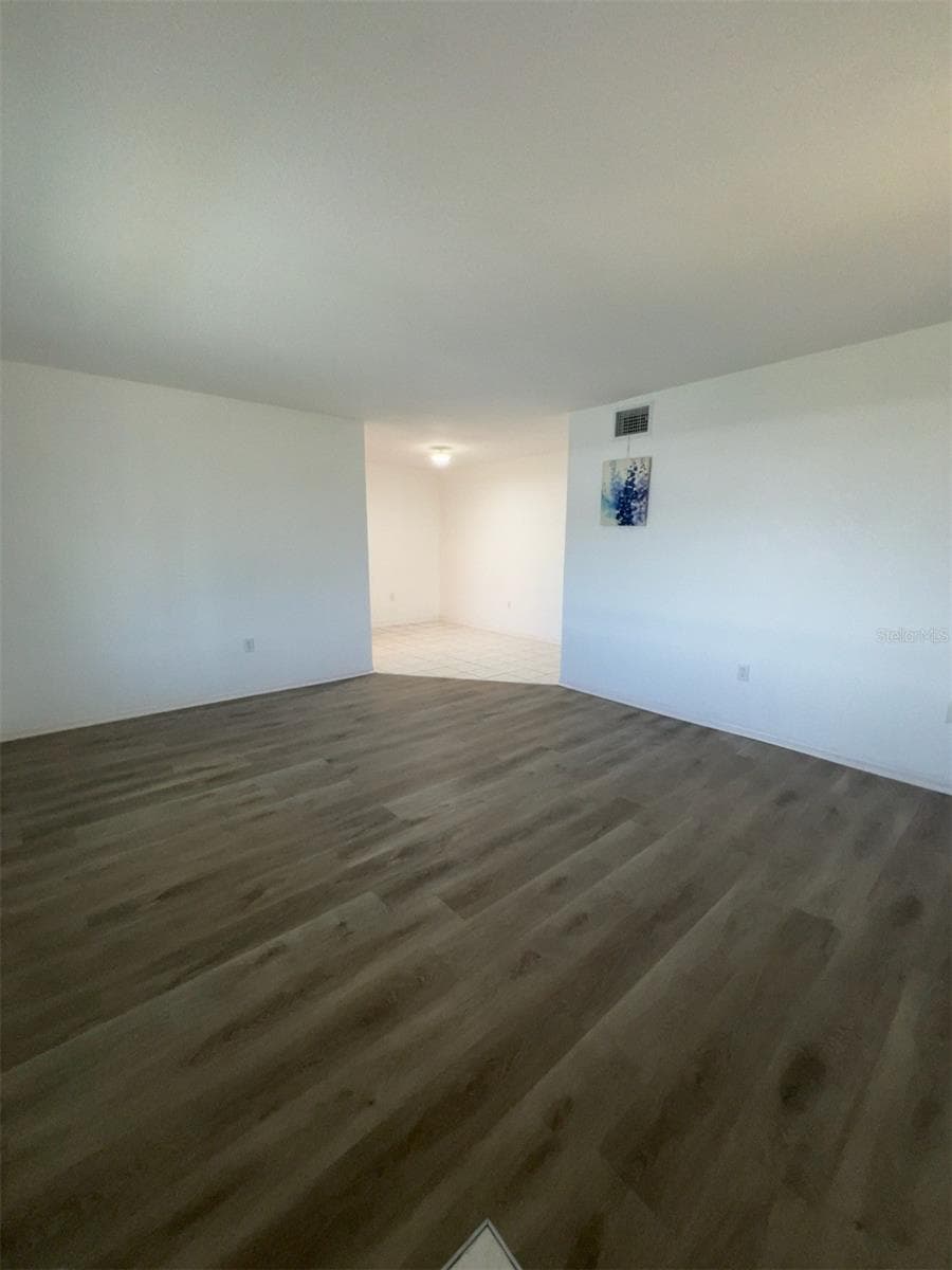 1700 6TH STREET — photo 3 of 29