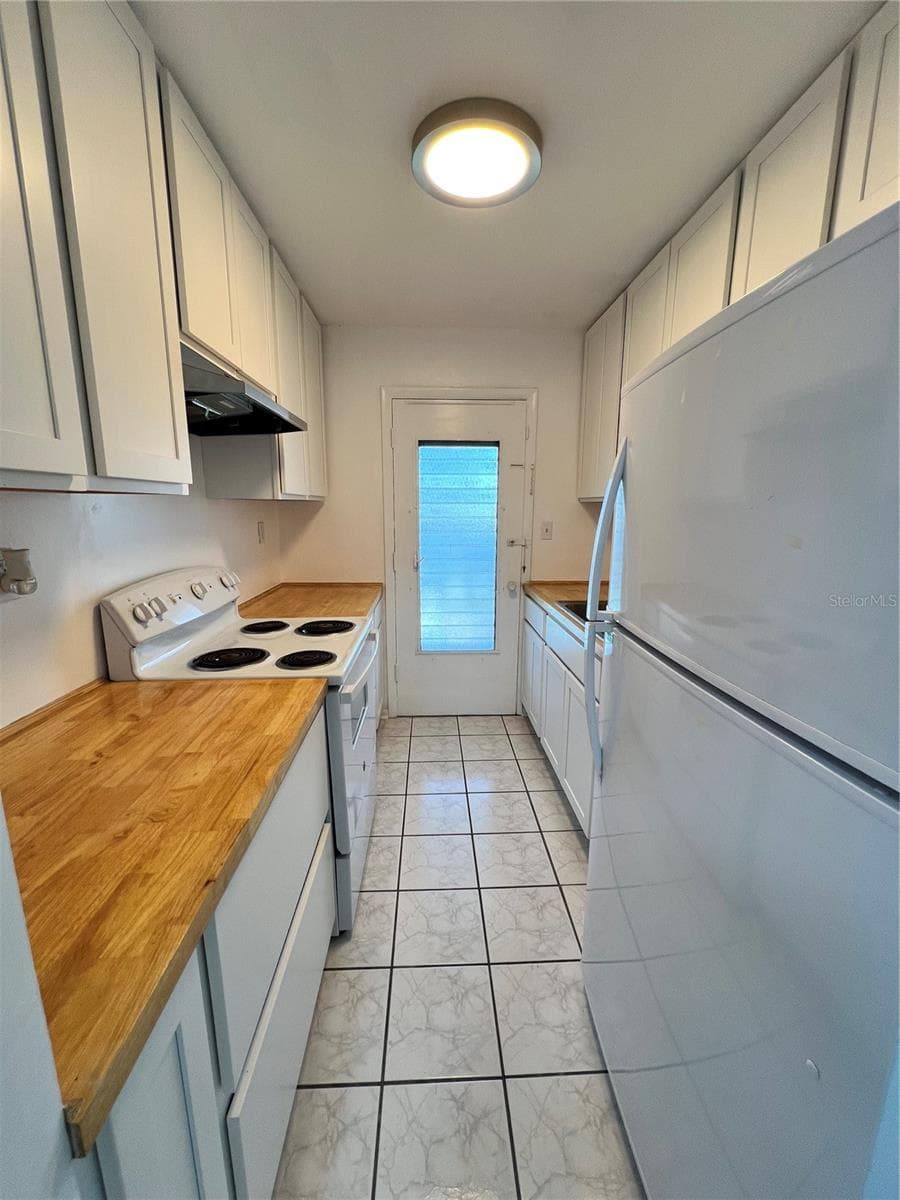 1700 6TH STREET — photo 11 of 29