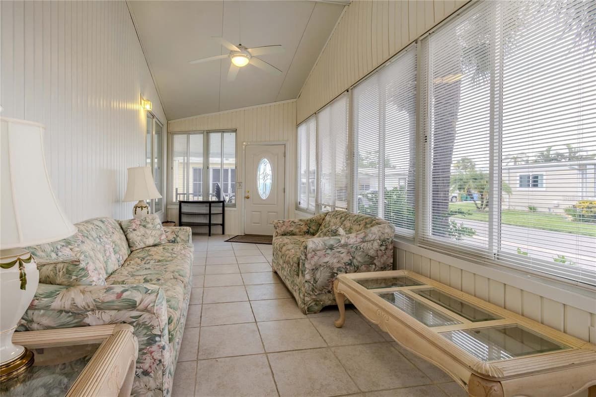 2100 KINGS HIGHWAY — photo 17 of 45