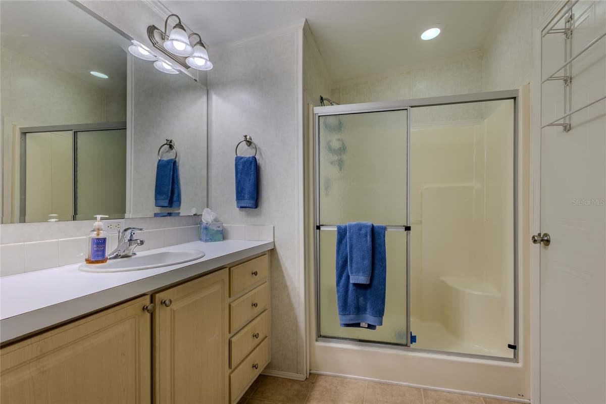 2100 KINGS HIGHWAY — photo 15 of 45