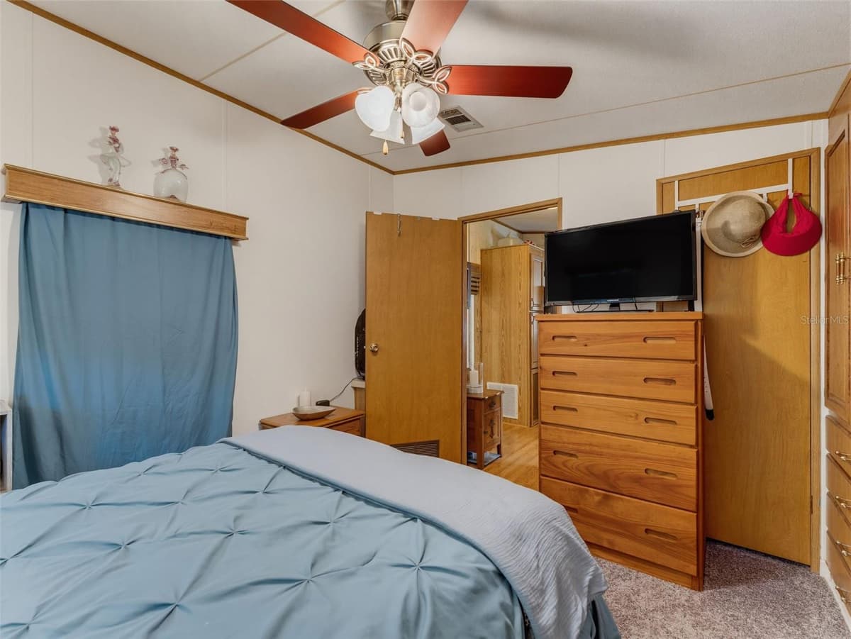 9528 GRAY FOX DRIVE — photo 12 of 36