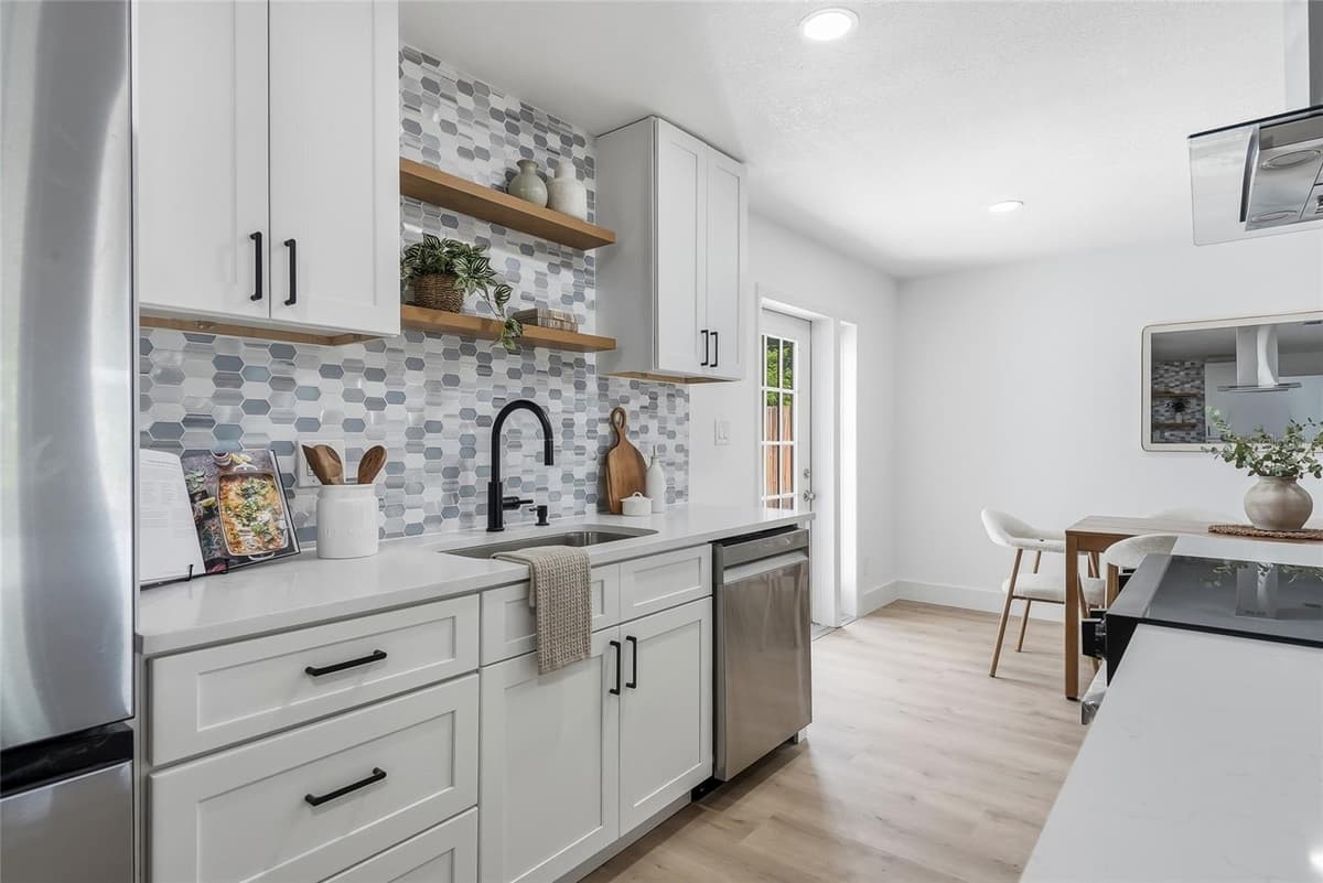 6419 PELICAN DRIVE — photo 11 of 38