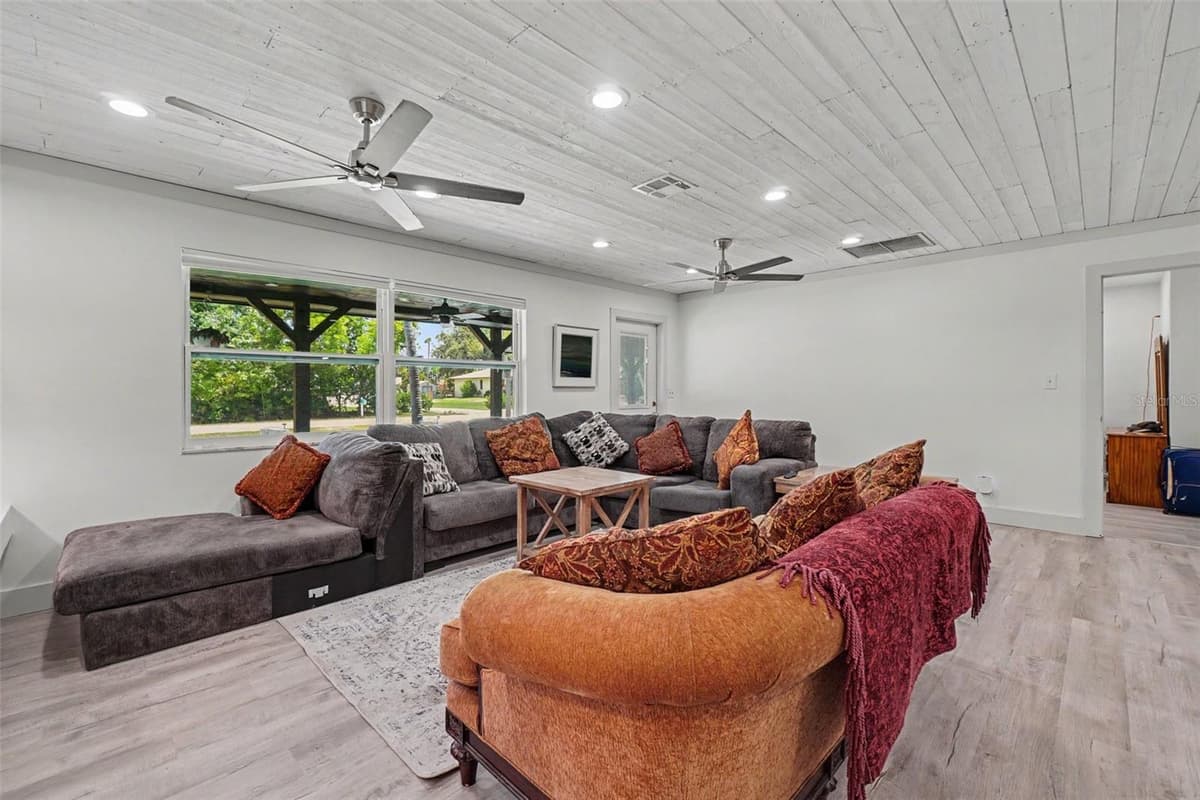 3728 GASPARILLA STREET — photo 4 of 38