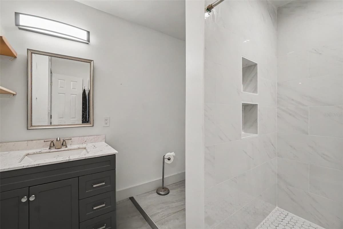 3728 GASPARILLA STREET — photo 11 of 38