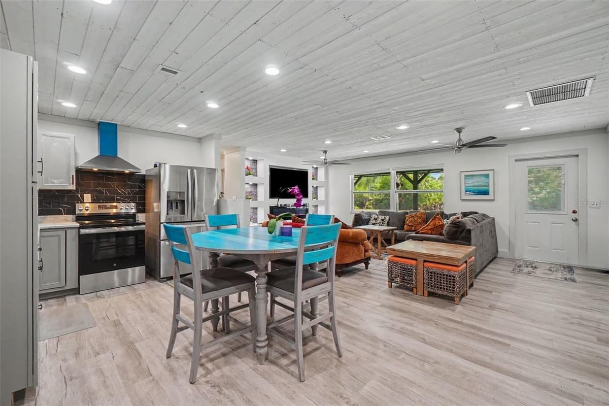 3728 GASPARILLA STREET — photo 6 of 38