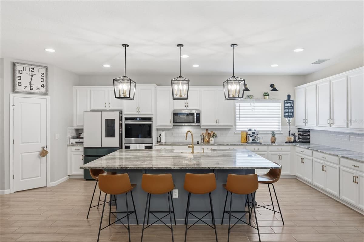 600 AVILA PLACE — photo 13 of 38