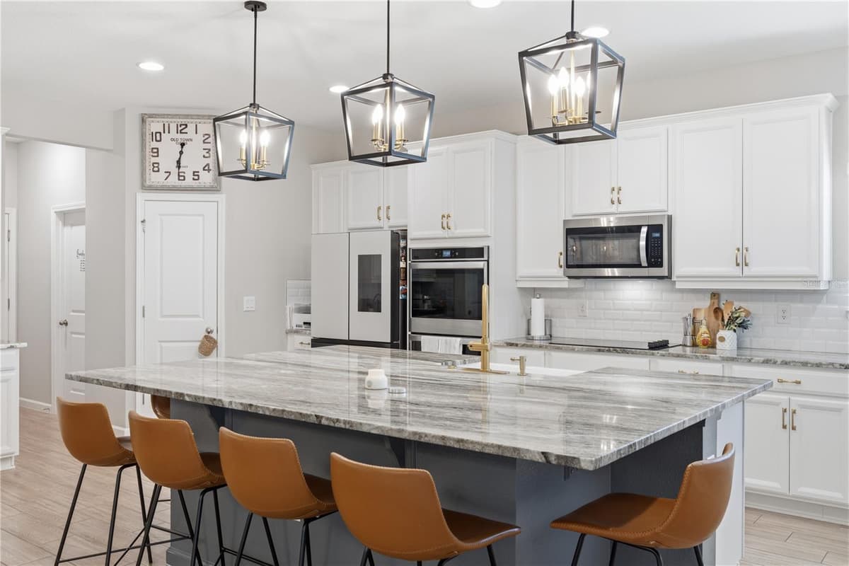 600 AVILA PLACE — photo 17 of 38