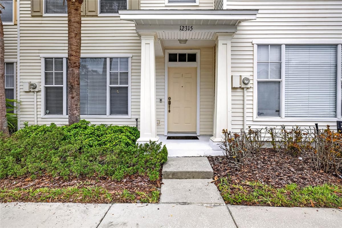 12315 COUNTRY WHITE CIRCLE — photo 4 of 40