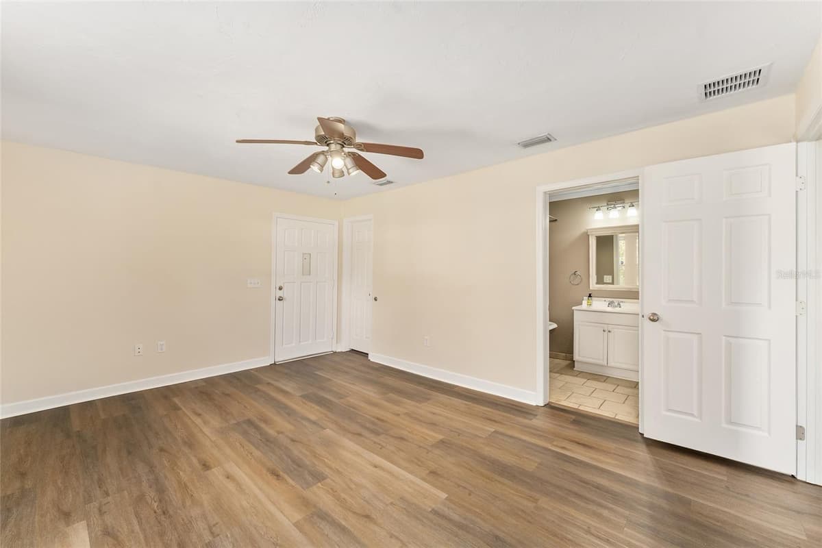 18673 252ND STREET — photo 14 of 40