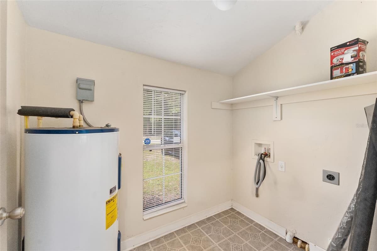 18673 252ND STREET — photo 19 of 40