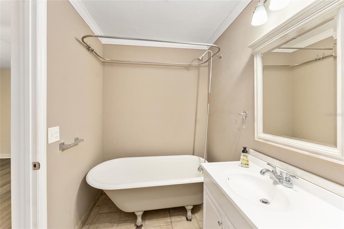 18673 252ND STREET — photo 17 of 40