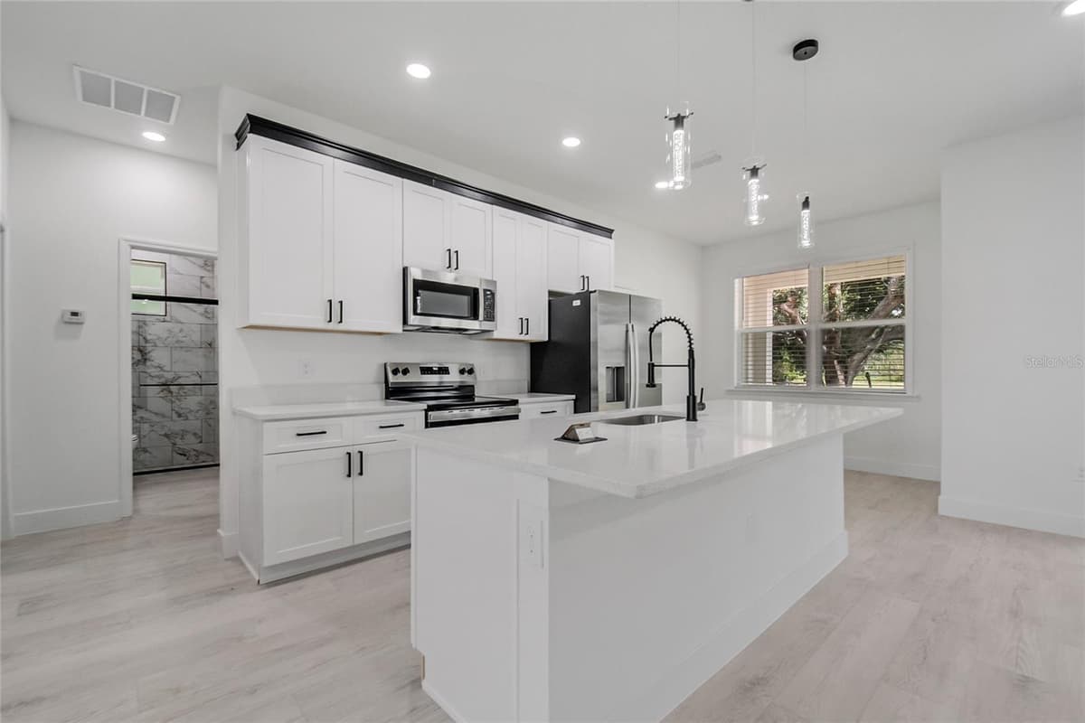 222 FLORIDA AVENUE — photo 16 of 42