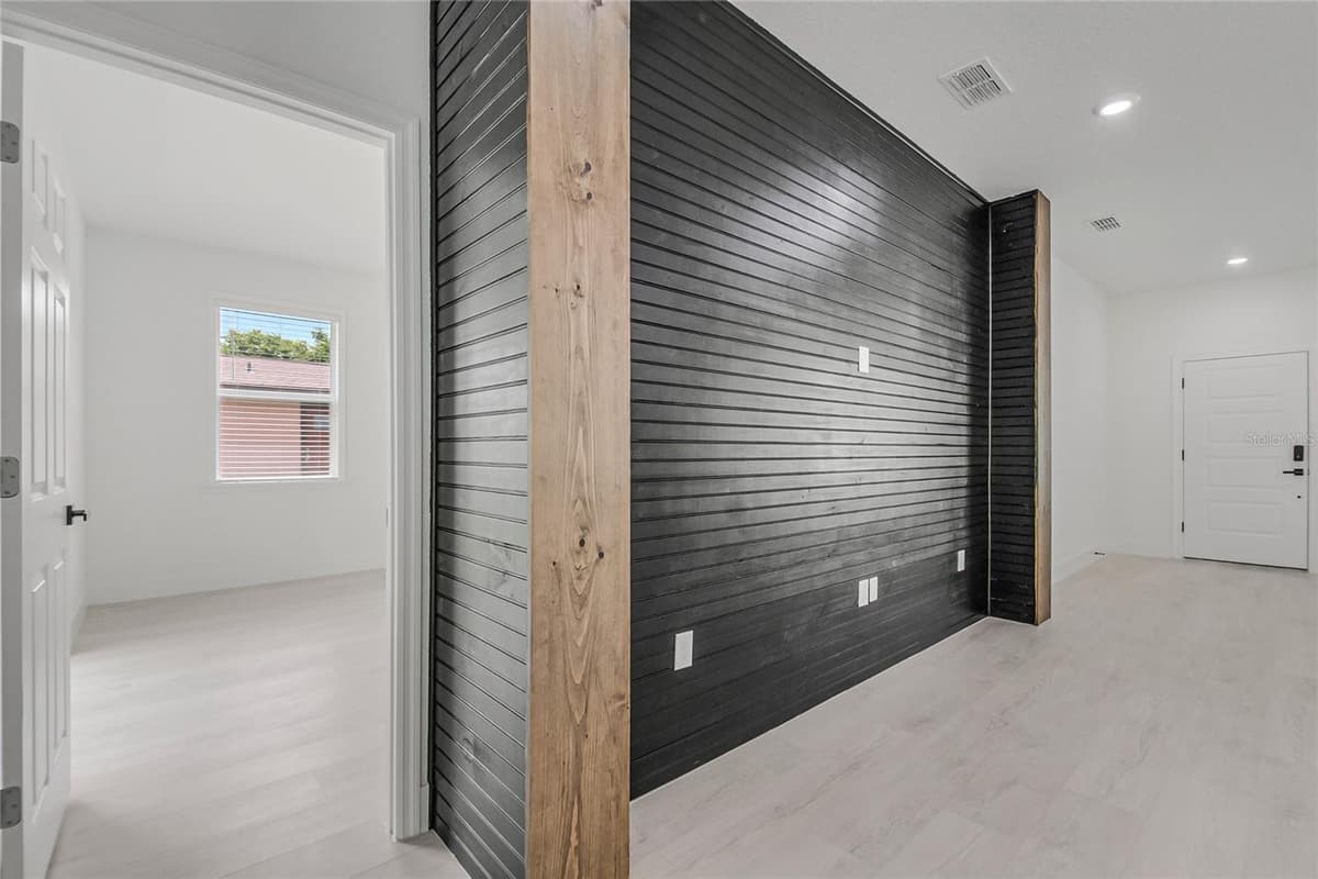 222 FLORIDA AVENUE — photo 25 of 42