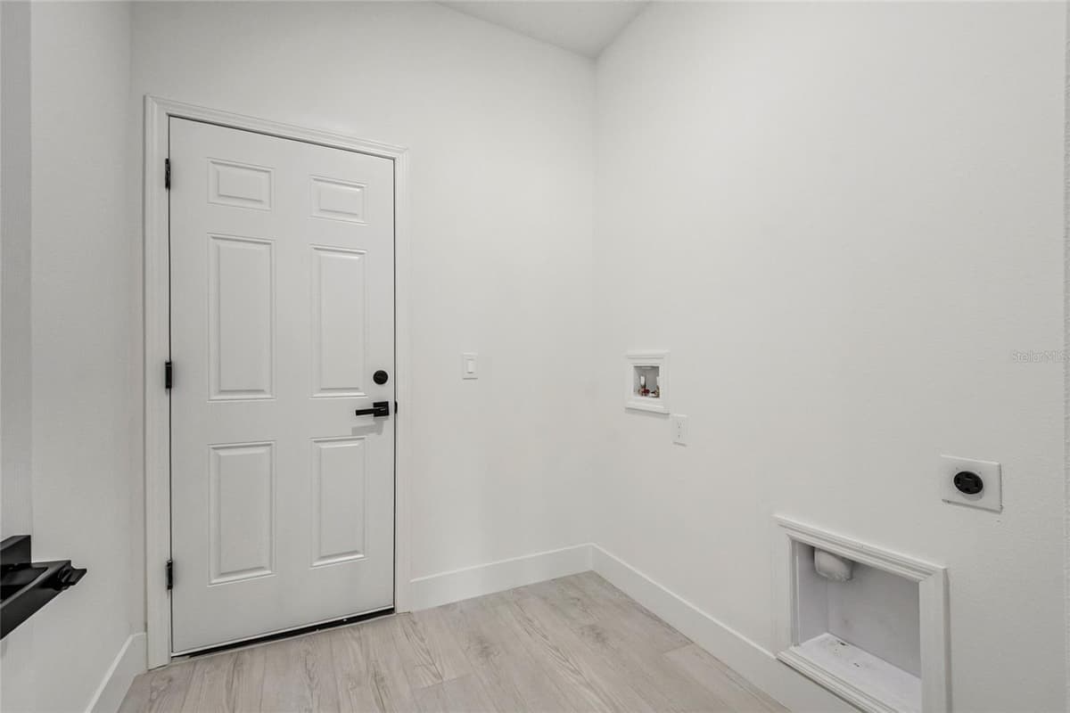 222 FLORIDA AVENUE — photo 10 of 42