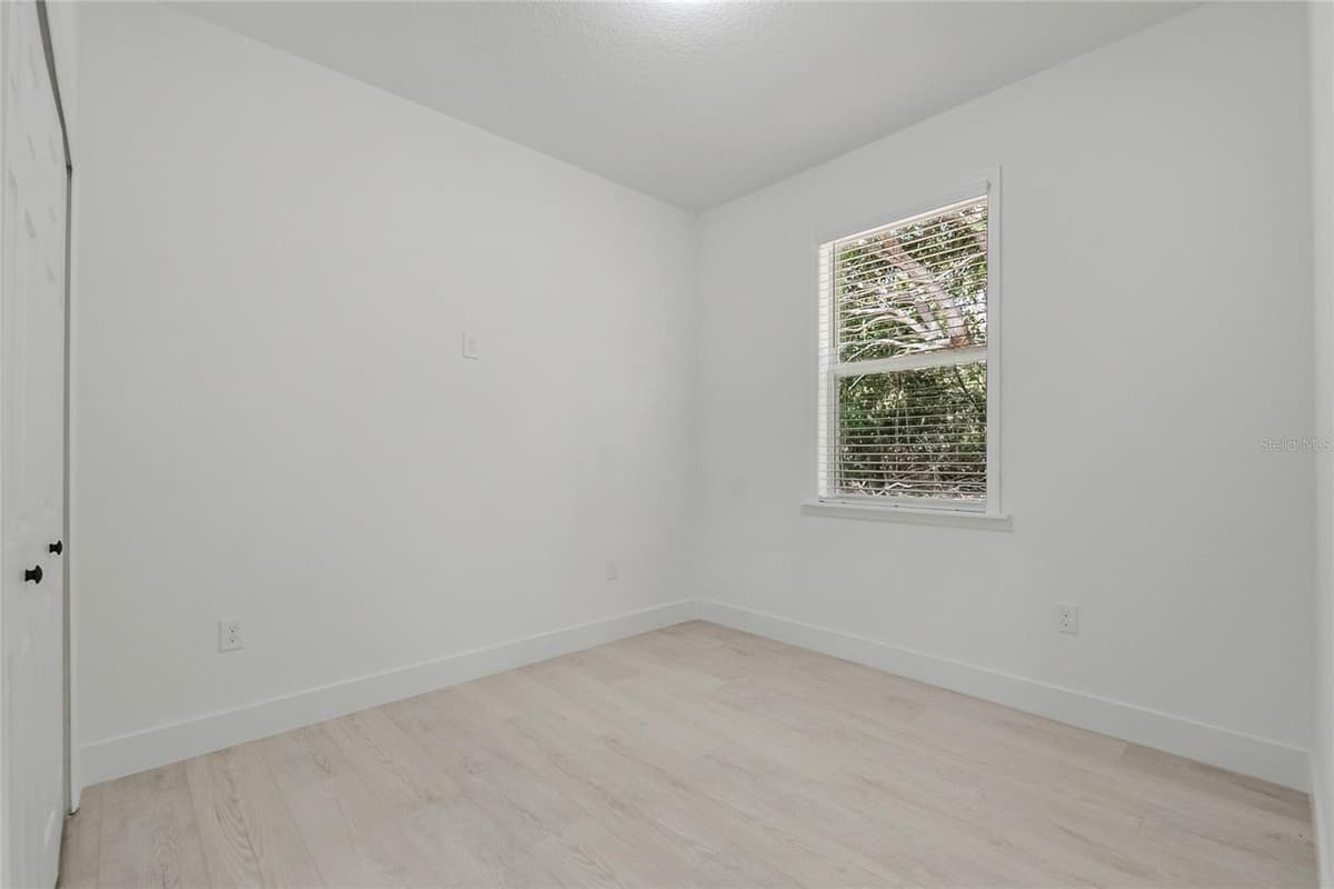 222 FLORIDA AVENUE — photo 33 of 42