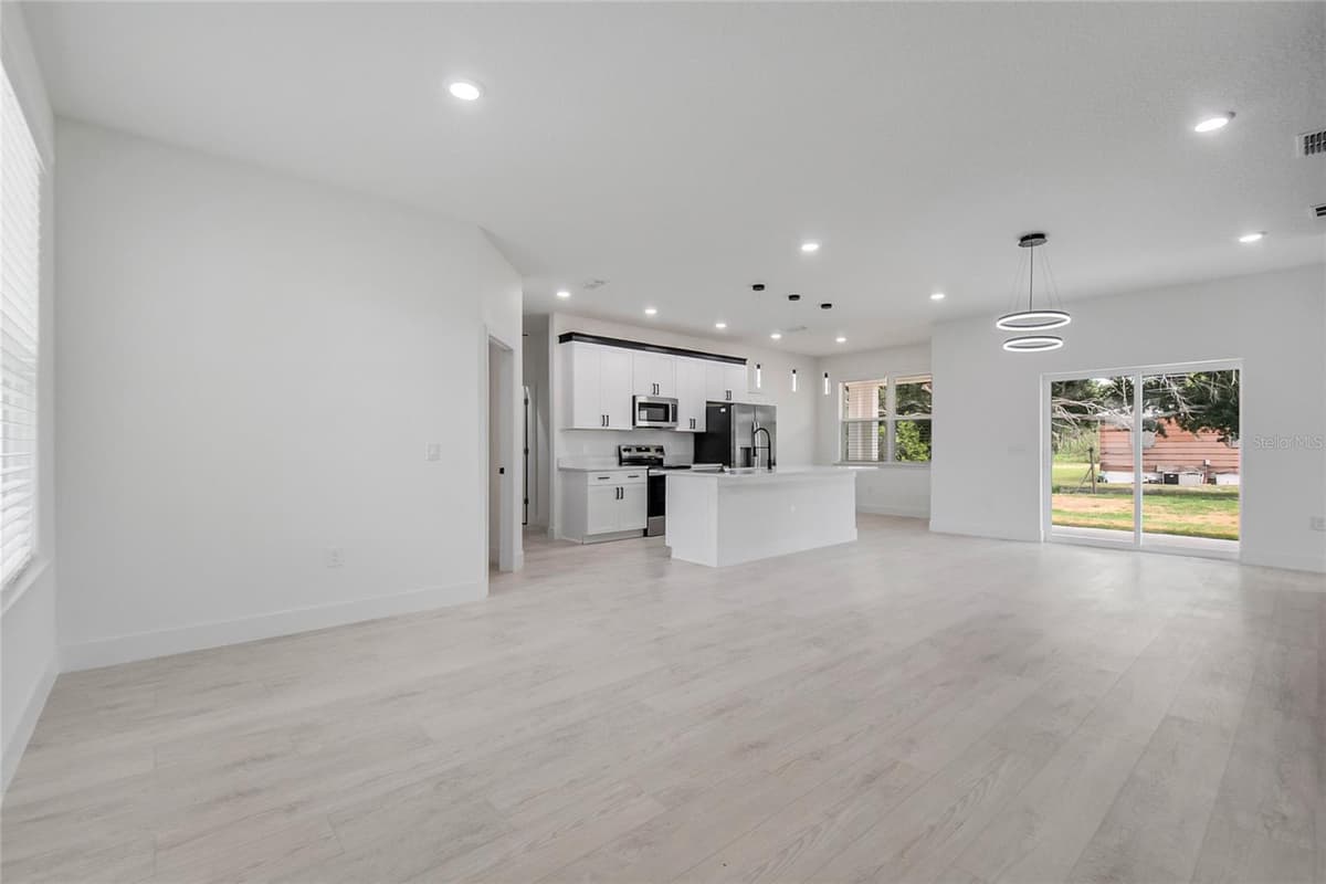 222 FLORIDA AVENUE — photo 7 of 42