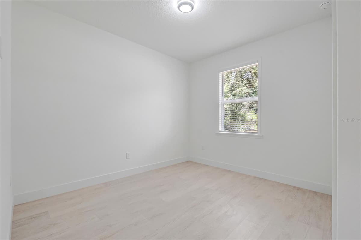 222 FLORIDA AVENUE — photo 35 of 42