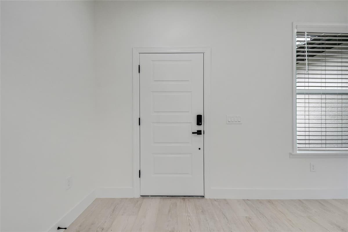 222 FLORIDA AVENUE — photo 8 of 42