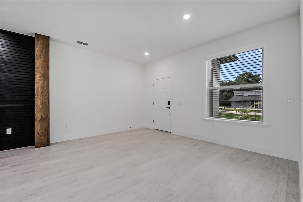 222 FLORIDA AVENUE — photo 12 of 42