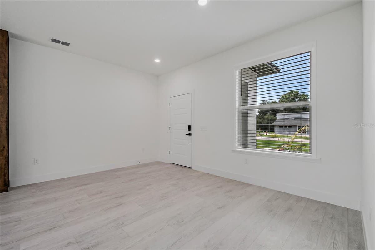 222 FLORIDA AVENUE — photo 11 of 42