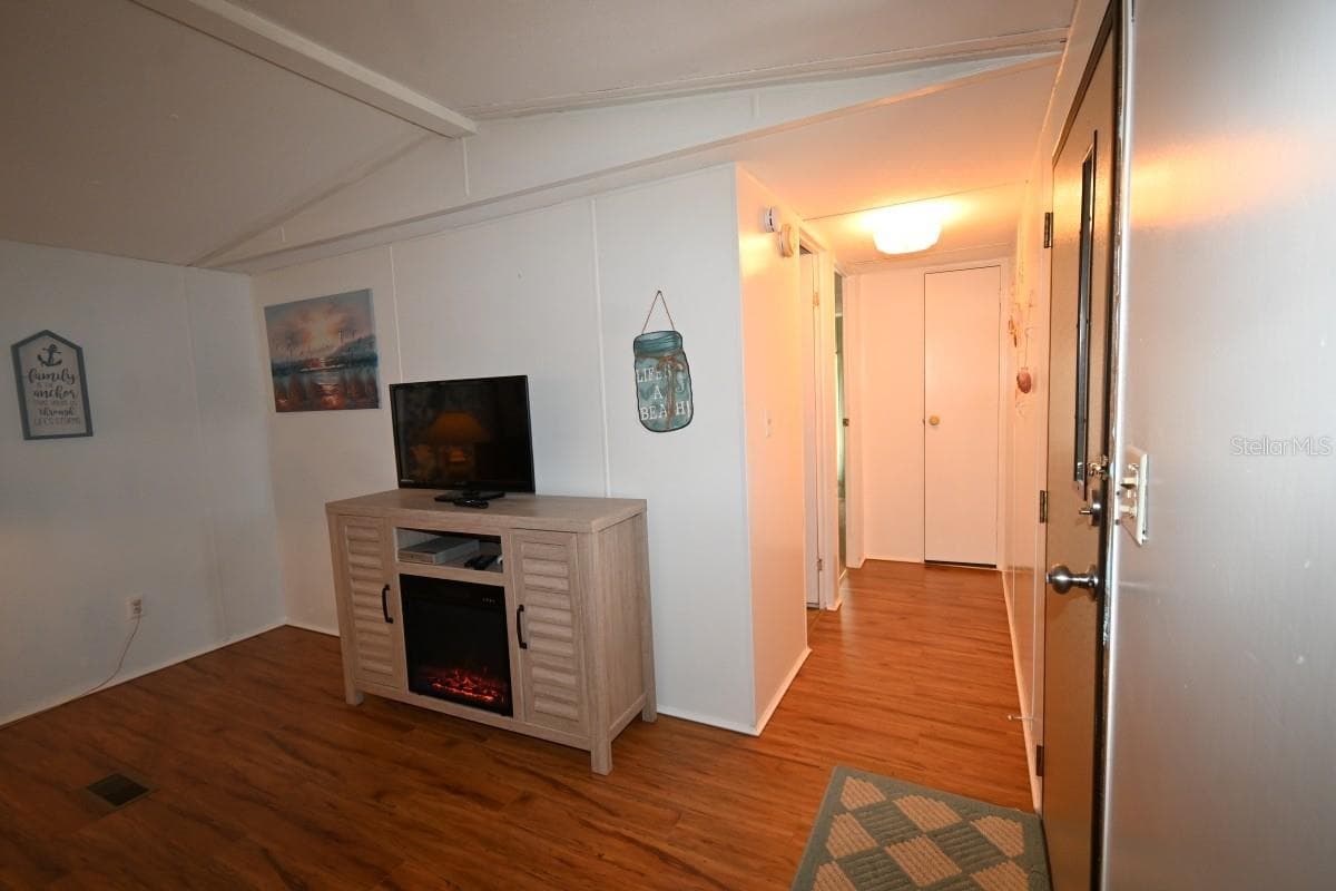 34940 FRASER STREET — photo 11 of 35