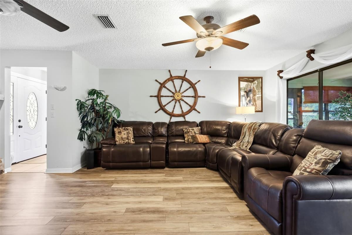 26638 COVE DRIVE — photo 11 of 46