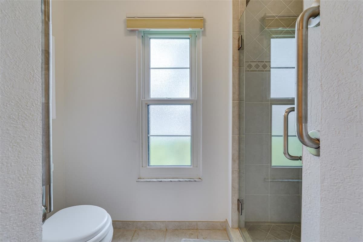 4002 87TH TERRACE — photo 31 of 49