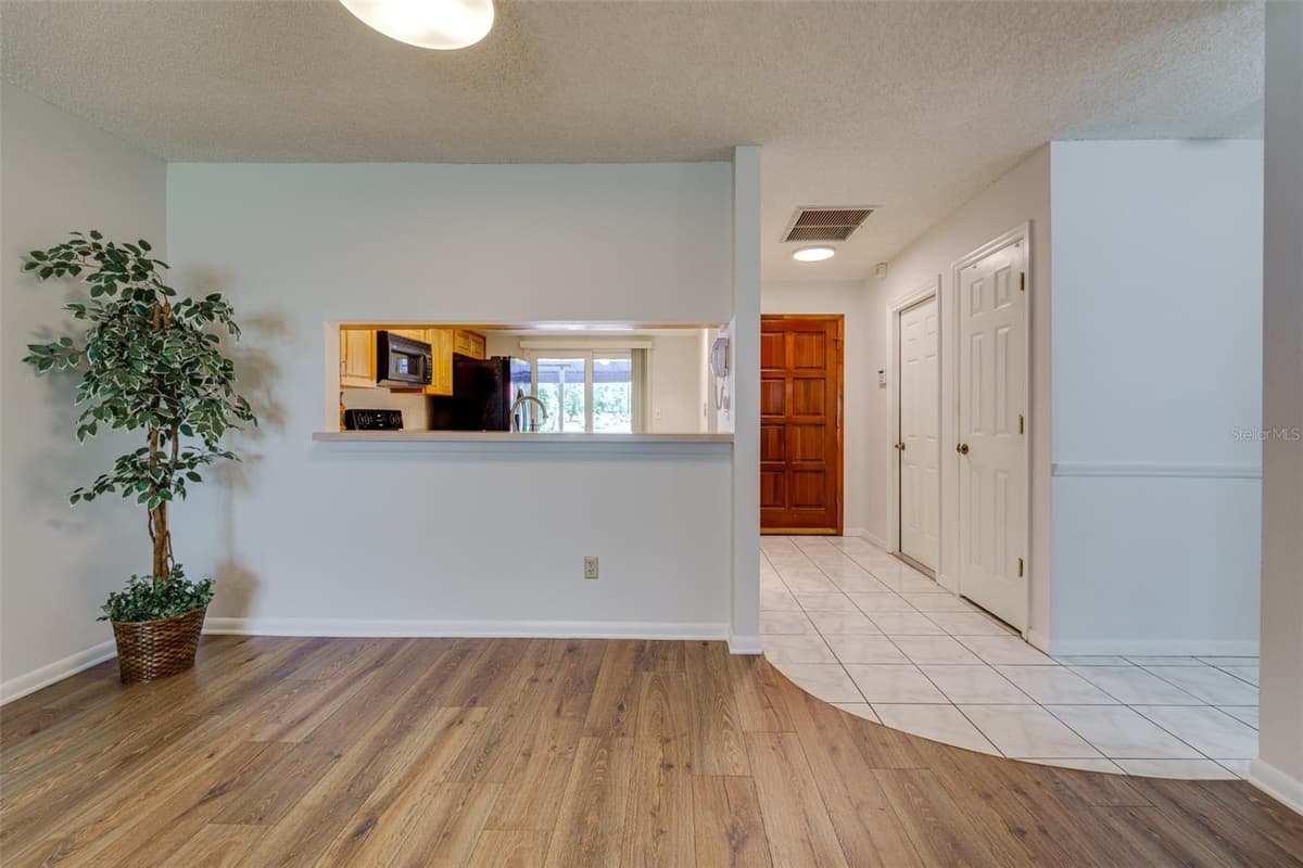 4002 87TH TERRACE — photo 7 of 49