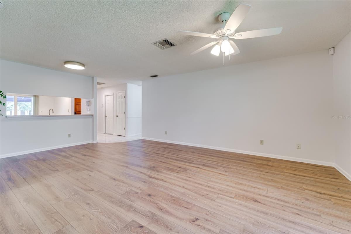 4002 87TH TERRACE — photo 8 of 49