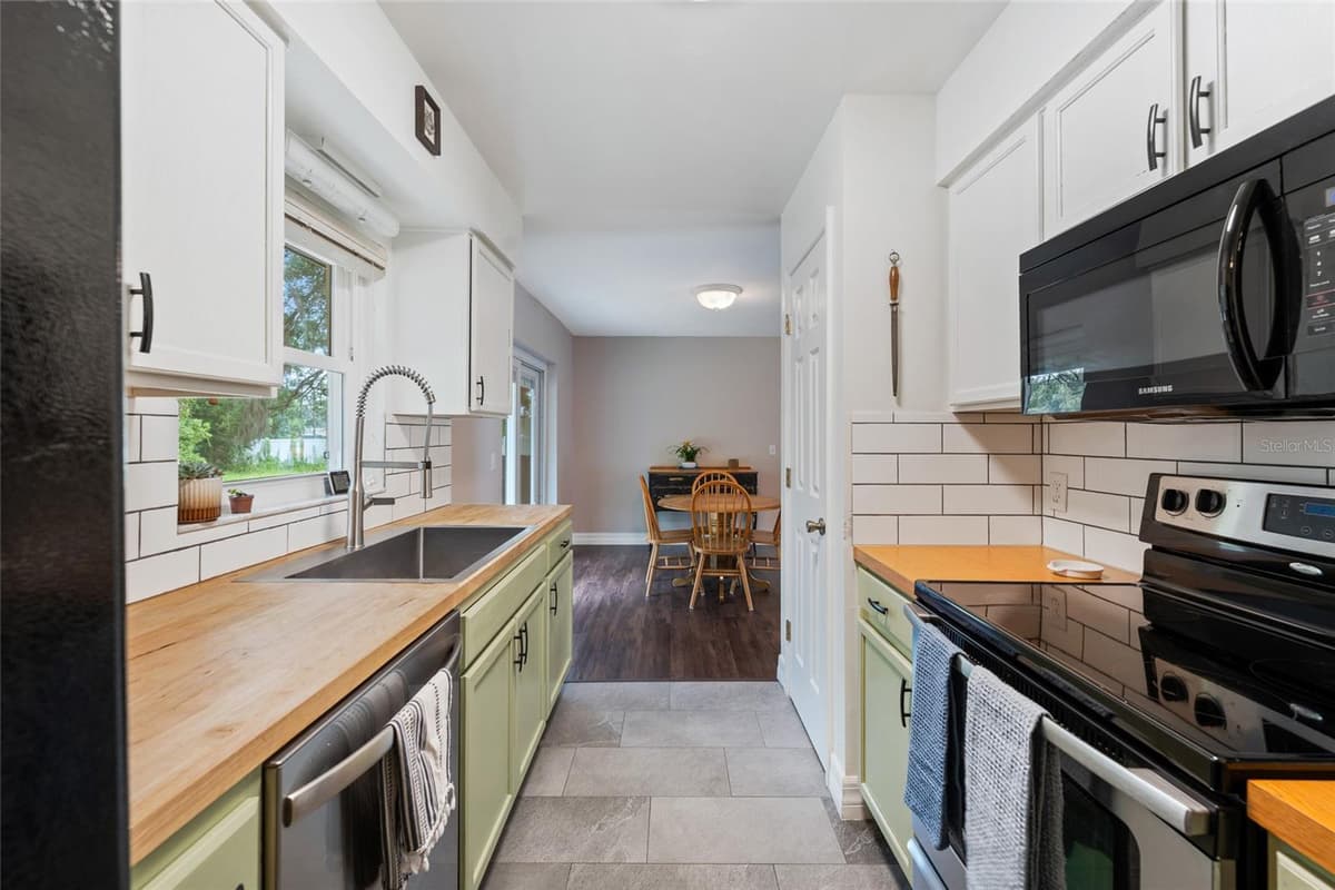 513 DOROTHY CIRCLE — photo 10 of 30