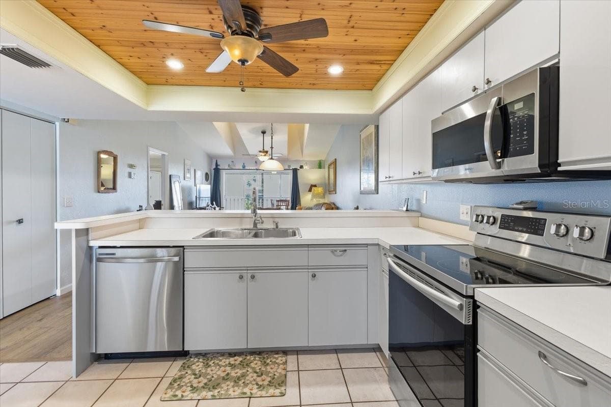 6800 PLACIDA ROAD — photo 9 of 40