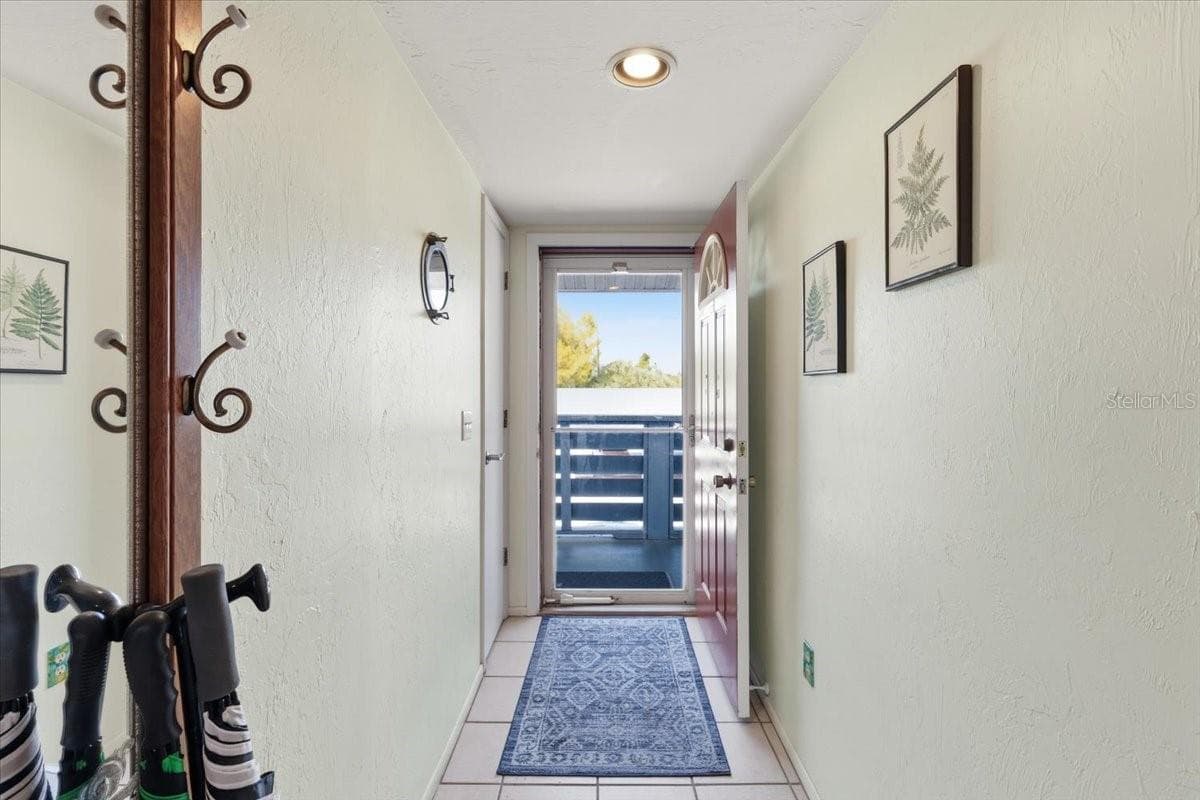 6800 PLACIDA ROAD — photo 4 of 40