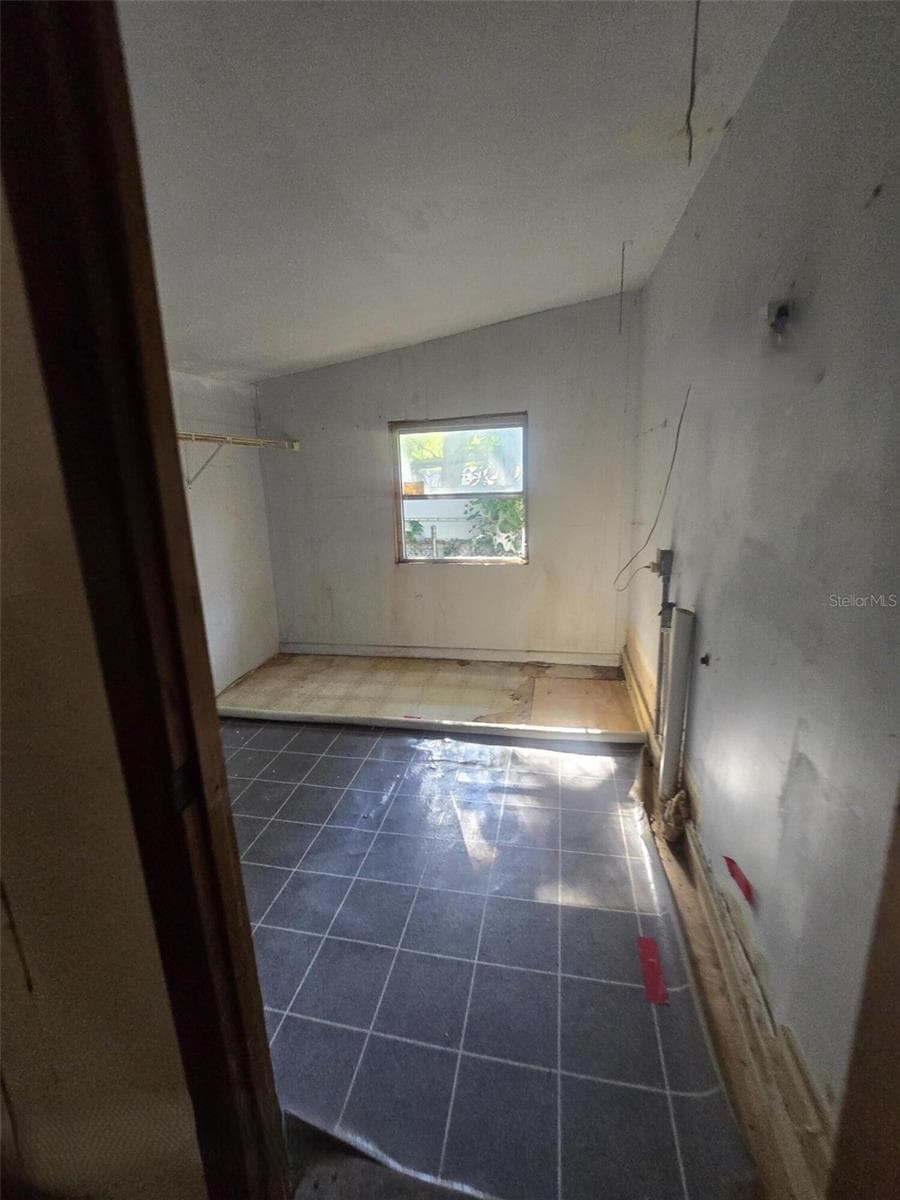 1331 DENA STREET — photo 3 of 14