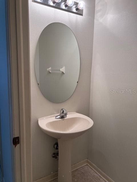 1140 HILLHURST DRIVE — photo 10 of 25