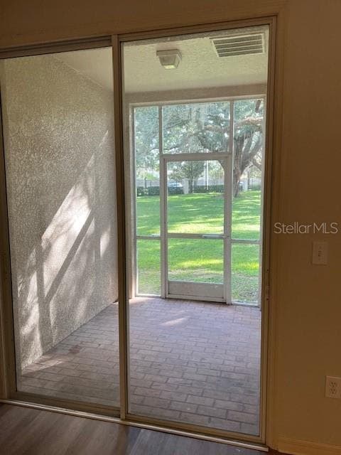 1140 HILLHURST DRIVE — photo 8 of 25