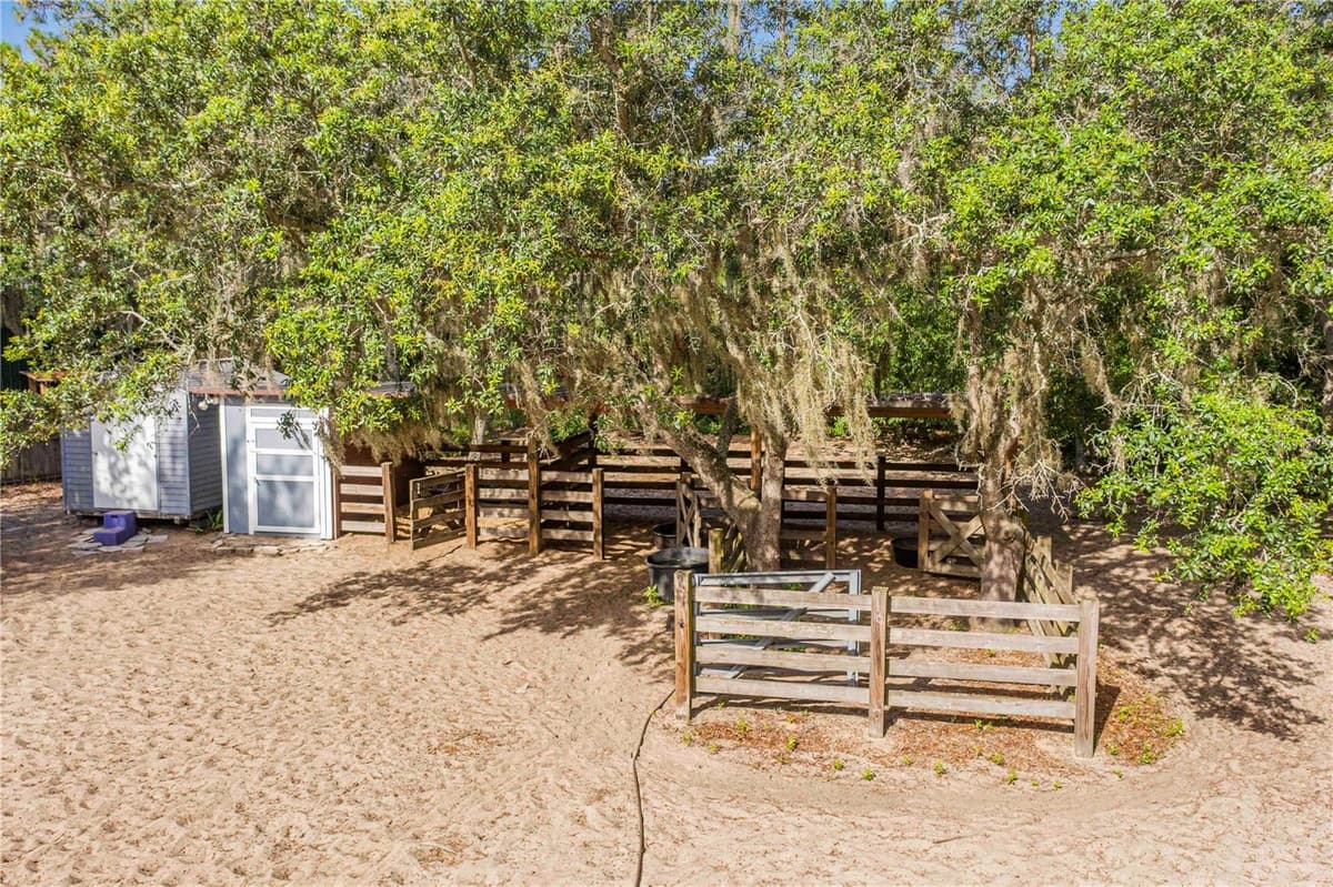 10740 JIM EDWARDS ROAD — photo 44 of 67