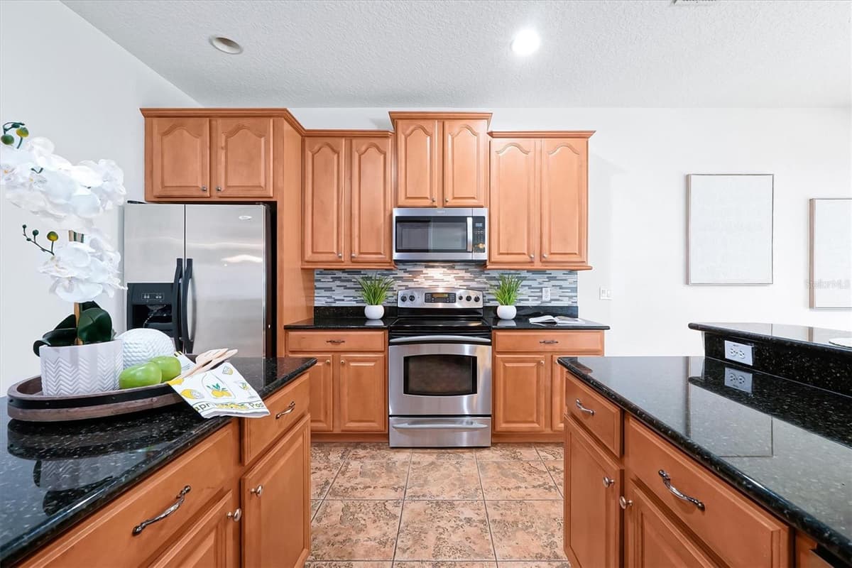 554 PALIO COURT — photo 6 of 65