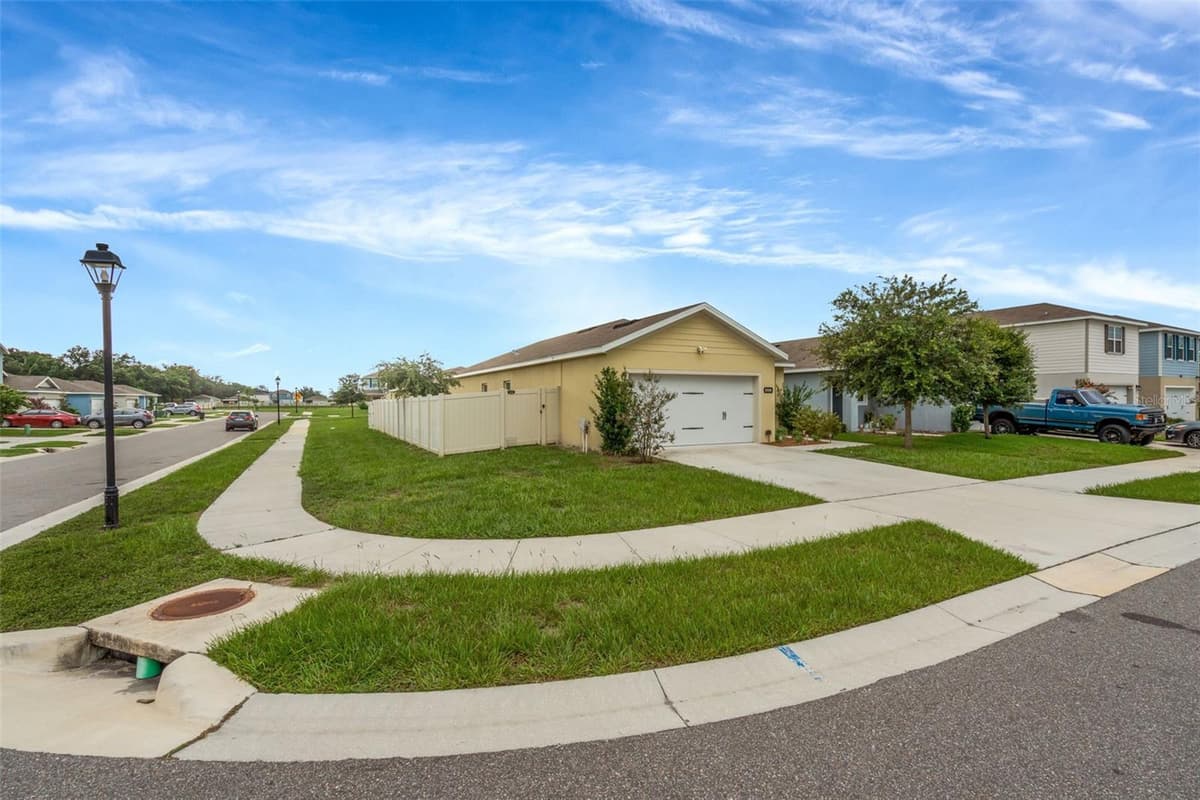 35088 JOMAR AVENUE — photo 3 of 37