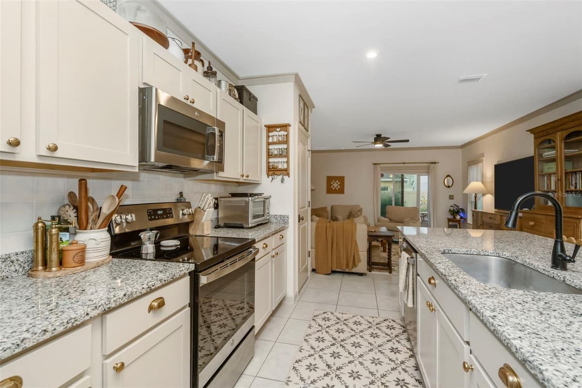 35088 JOMAR AVENUE — photo 10 of 37