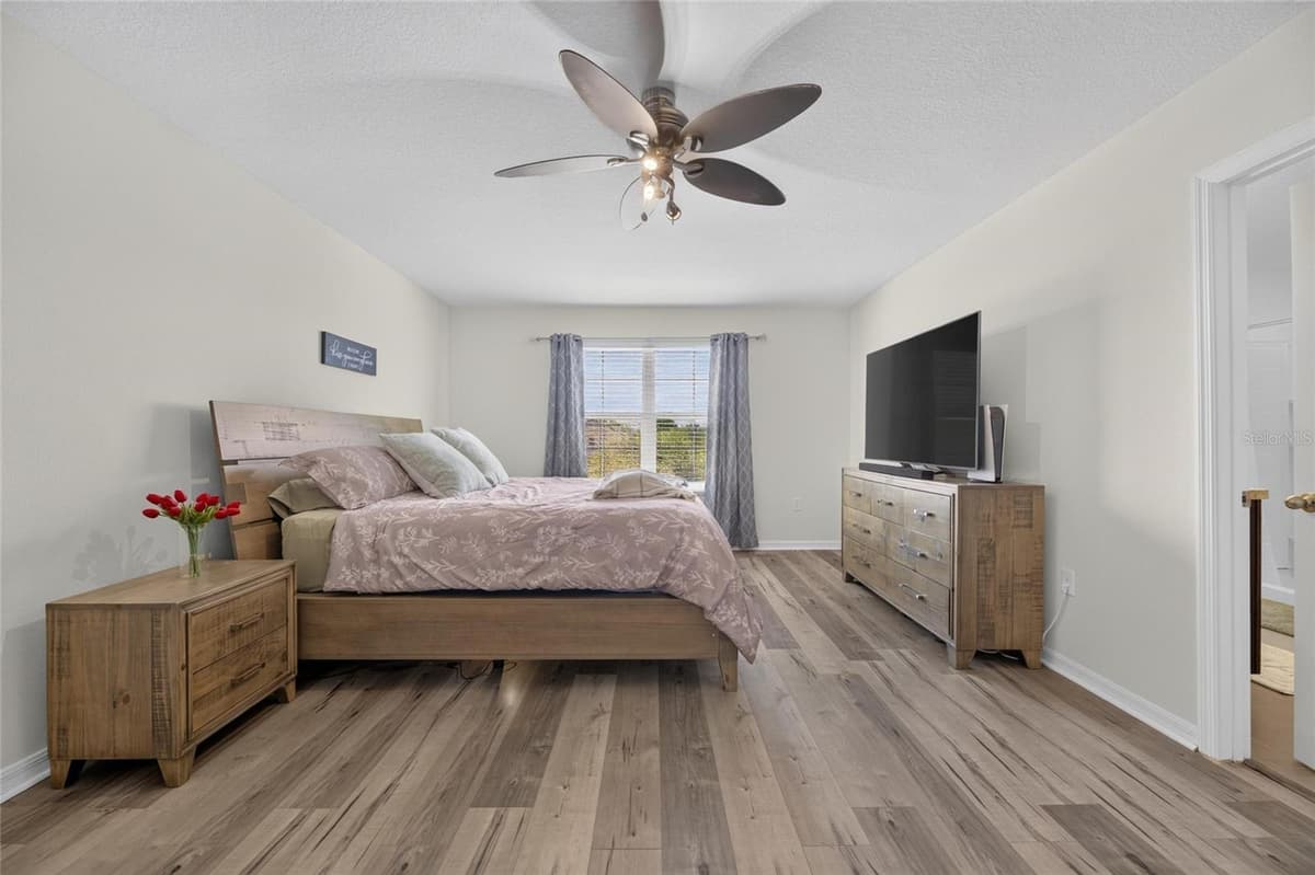 8115 HARWICH PORT LANE — photo 4 of 39