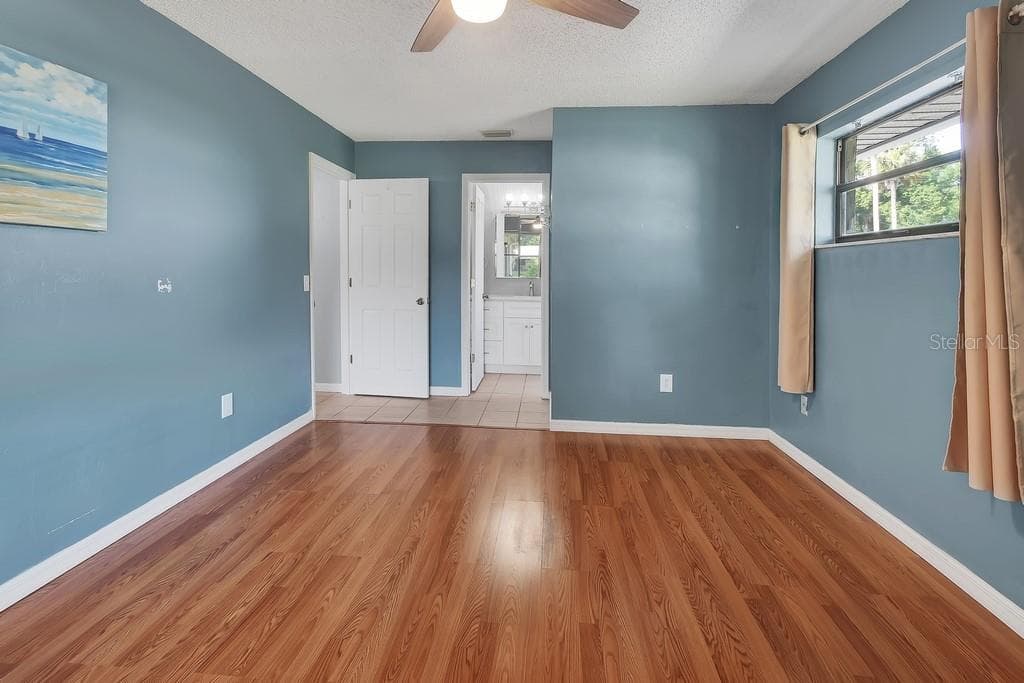235 RETTA STREET — photo 22 of 32