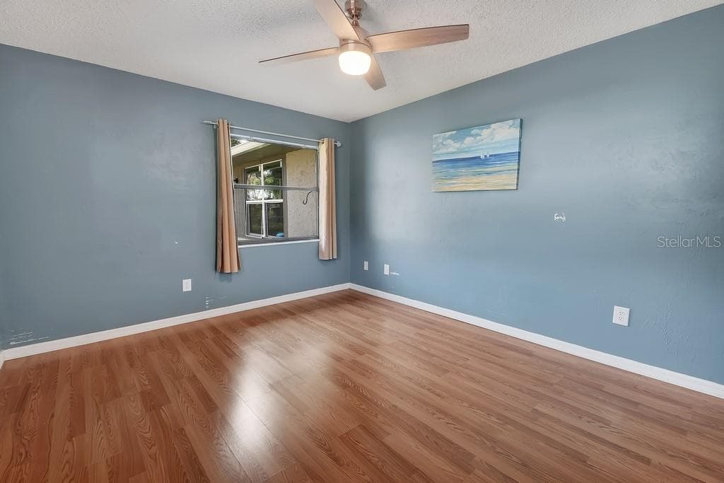 235 RETTA STREET — photo 21 of 32