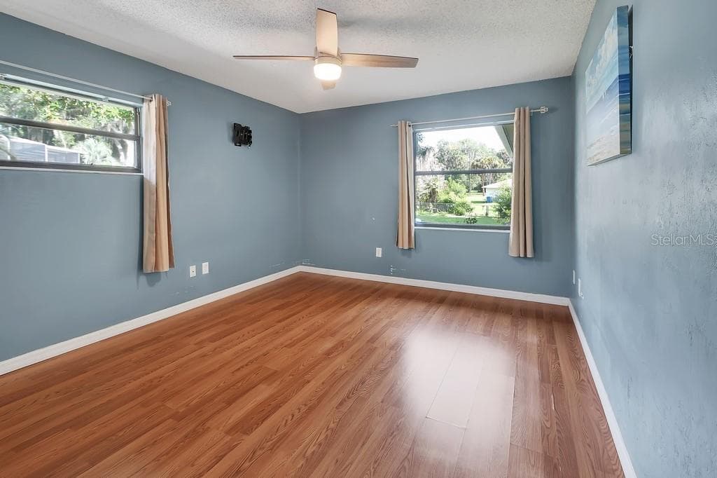 235 RETTA STREET — photo 20 of 32
