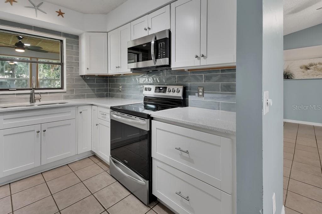 235 RETTA STREET — photo 16 of 32