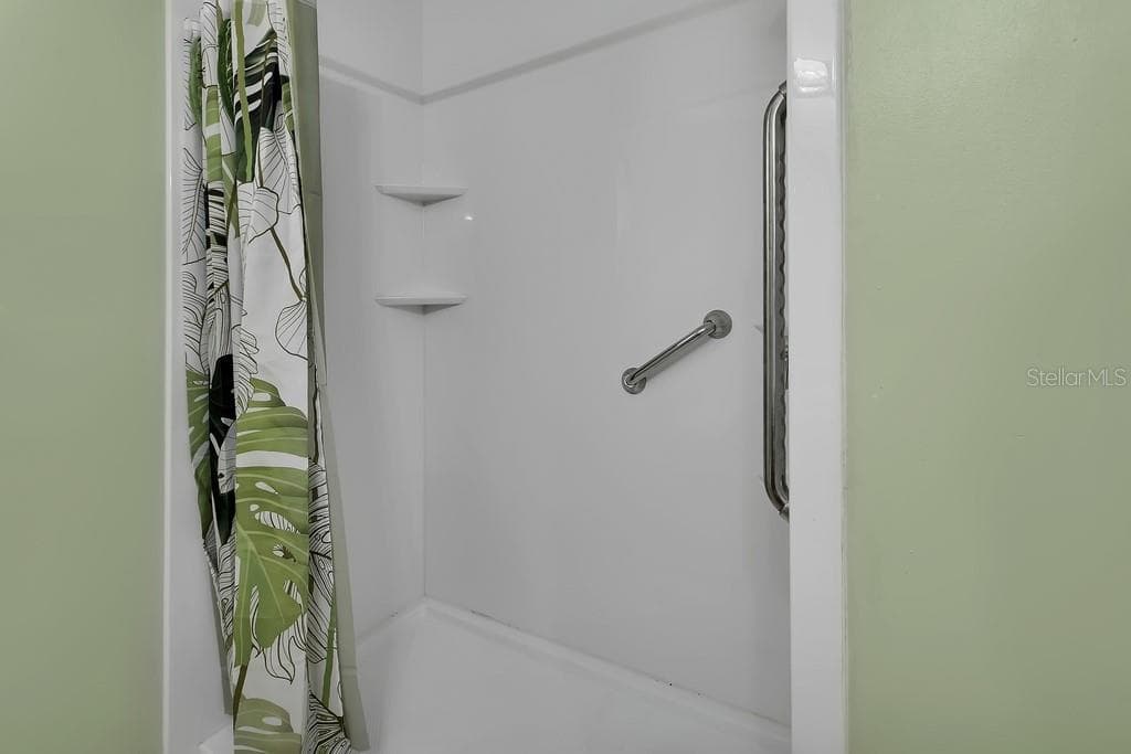 235 RETTA STREET — photo 29 of 32