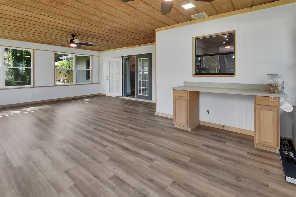 235 RETTA STREET — photo 19 of 32