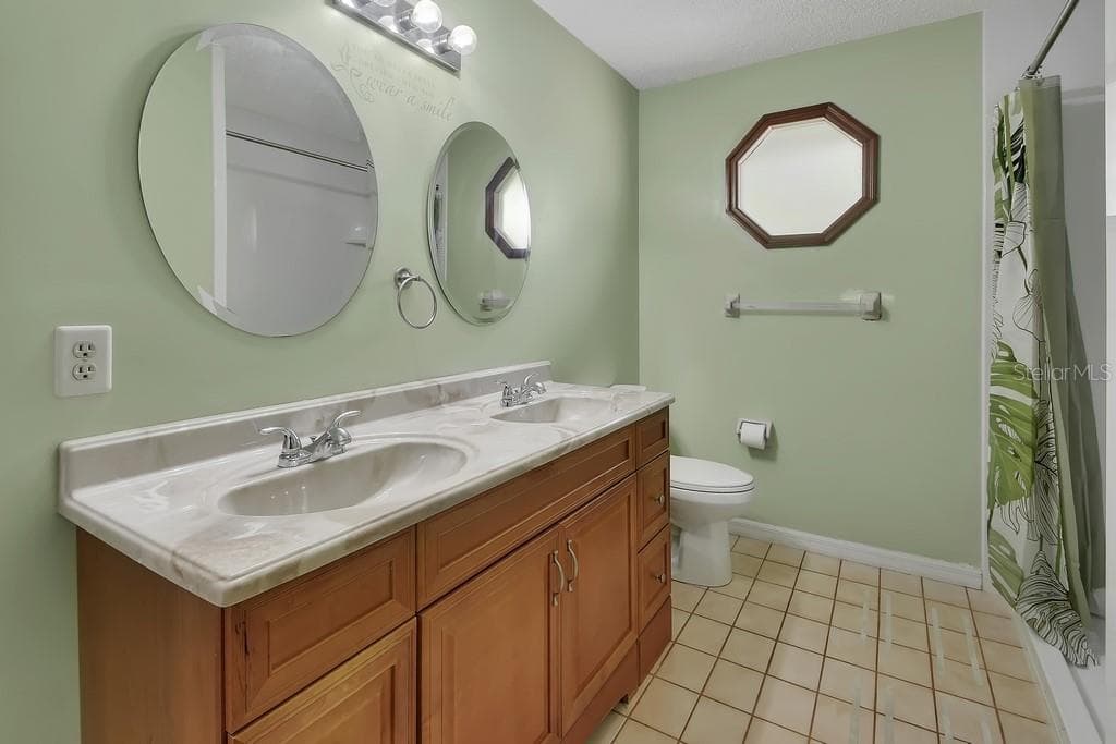 235 RETTA STREET — photo 28 of 32