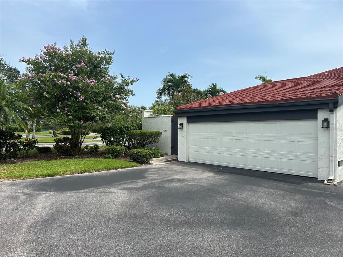 780 SARABAY ROAD — photo 3 of 54